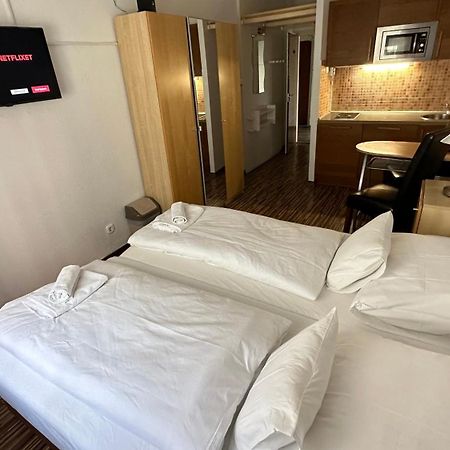 H1 Apartmanok Budapeste Exterior foto