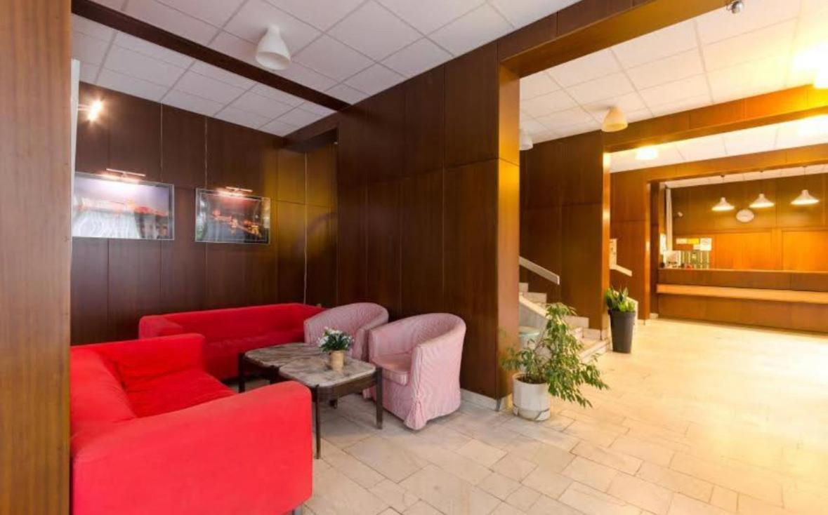 H1 Apartmanok Budapeste Exterior foto